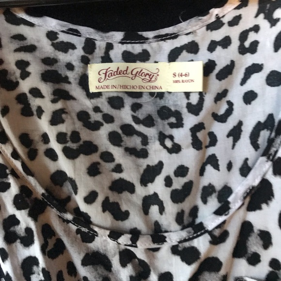 Women’s Top - Picture 3 of 5